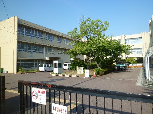 小学校　堺市立竹城台小学校（小学校）まで609m