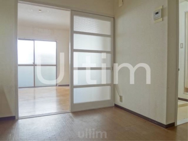 居室・リビング　室内