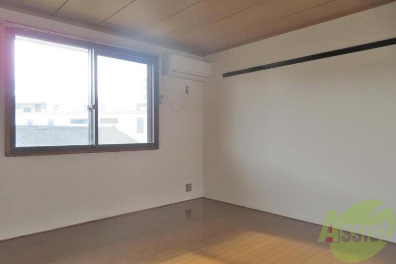 居室・リビング　広いリビングでのんびりできますね。