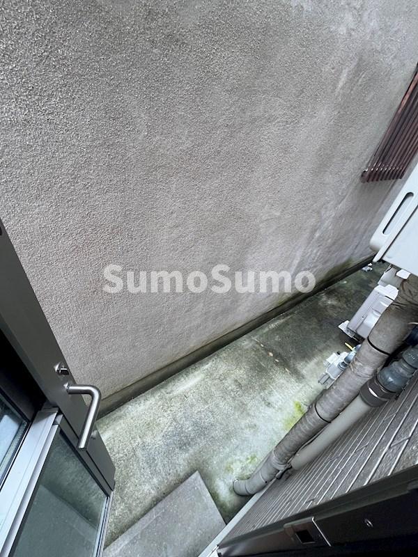 バルコニー　外からの目が気にならないバルコニーで洗濯物が干せます