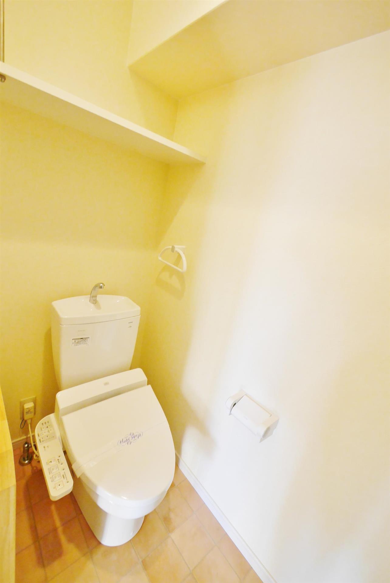 トイレ　ウォシュレット付き