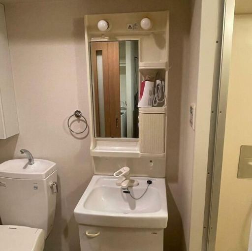 洗面設備　※別部屋の参考写真です。