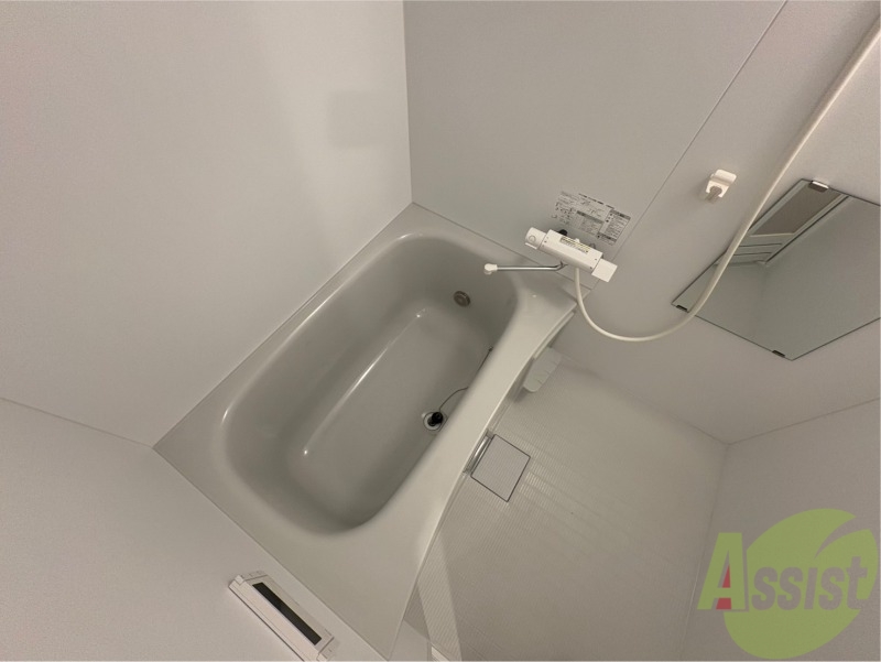 バス・シャワールーム　お風呂になります。一日の疲れを癒してくださいね。