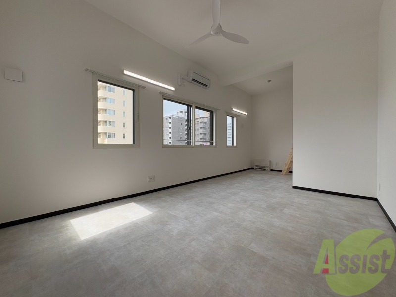 居室・リビング　広々としたリビングですね。使い勝手がよさそうですね！