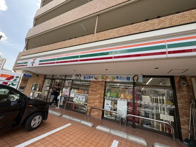 コンビニ　セブン-イレブン 広島若草町店（コンビニ）まで192m
