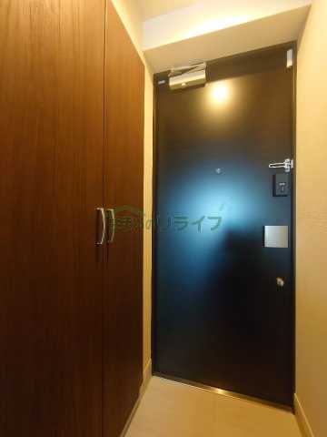 玄関　別部屋の参考写真になります。