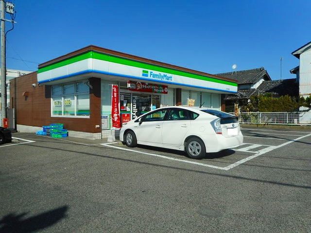 コンビニ　ファミリーマート矢田小南店（コンビニ）まで550m