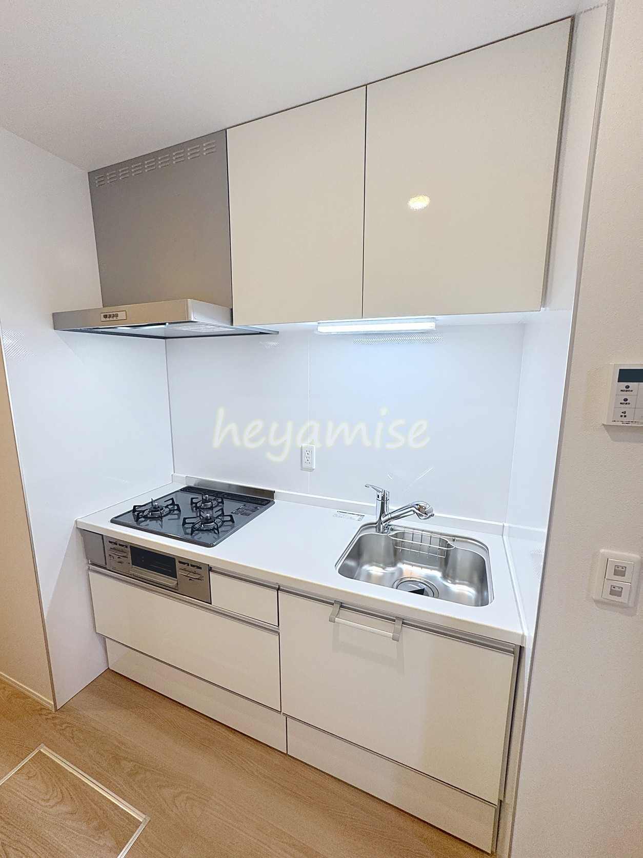 キッチン　※写真は１０５号室