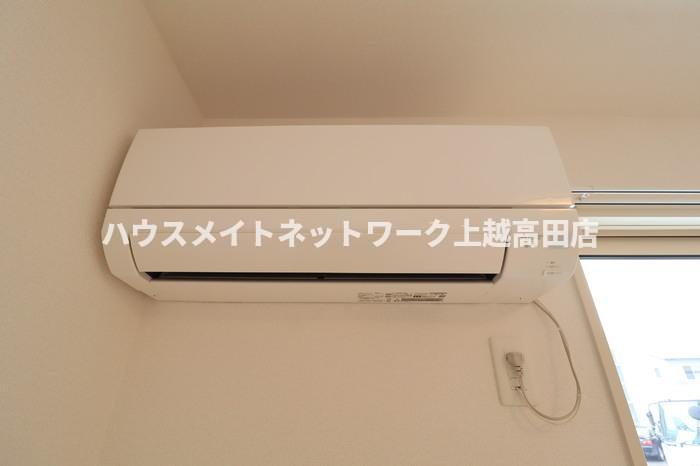 その他設備　備え付けエアコン