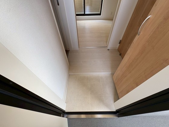 玄関　※別部屋の写真です