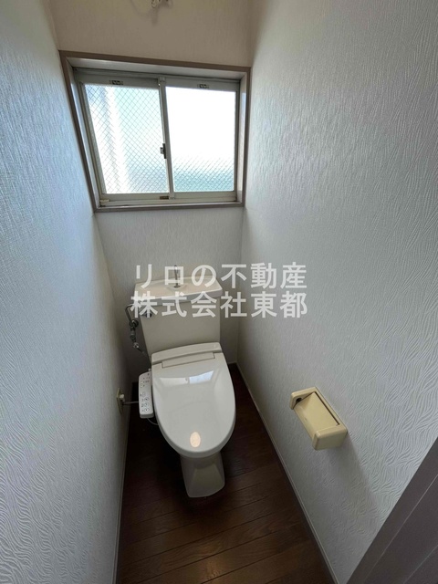 トイレ　白基調で清潔感のあるトイレです♪