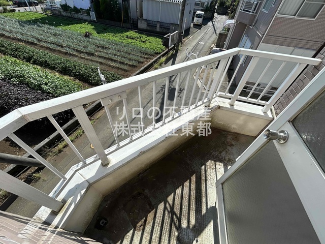 バルコニー　バルコニーがあるので洗濯物を太陽の下で干すことができます♪