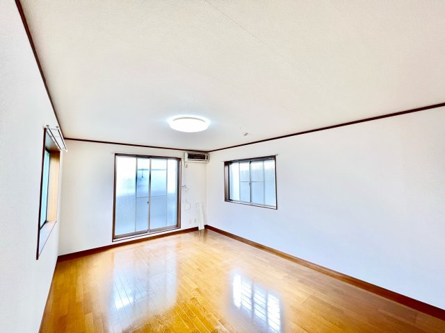 居室・リビング　※別部屋参考写真