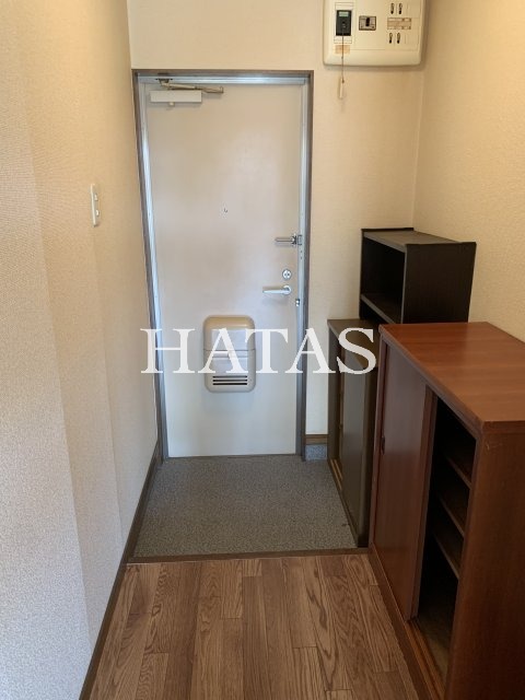 玄関　同物件別部屋です