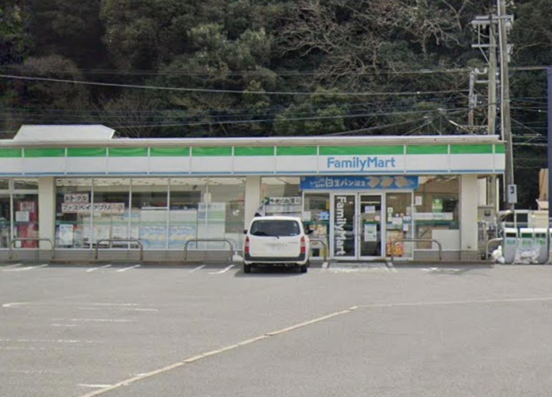コンビニ　ファミリーマート 三川町店（コンビニ）まで1719m