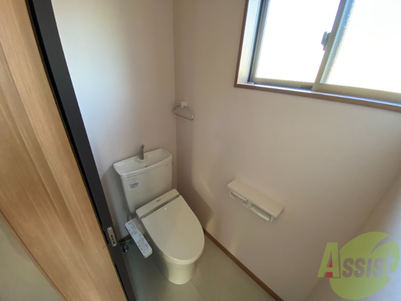 トイレ　トイレはウォシュレット機能付き。シャワートイレは日本の宝。