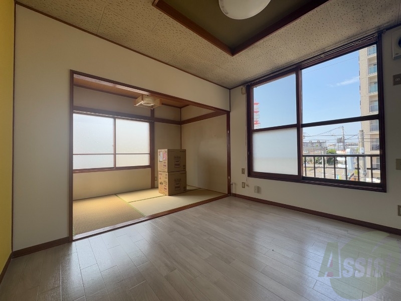 居室・リビング　広くてキレイなお部屋が広がっていて、充実した生活が送れそう。