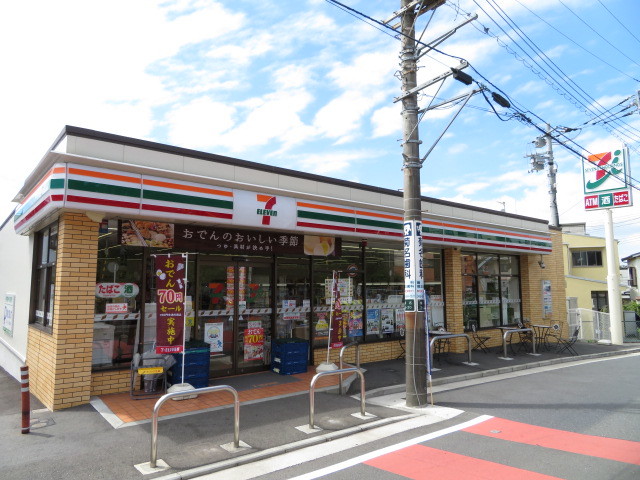 コンビニ　セブンイレブン横浜菊名3丁目店（コンビニ）まで195m