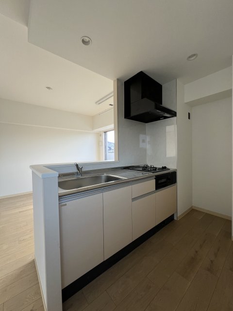 キッチン　同物件別号室の写真です。