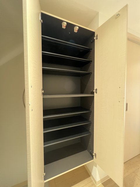 玄関　同物件別号室の写真です。