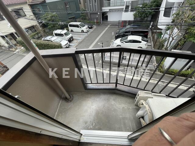 バルコニー　バルコニーからの眺めを楽しみながら食事をしませんか