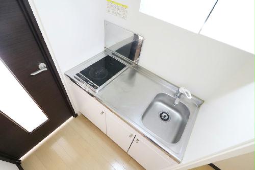 キッチン　２口コンロ付きラジエントヒータを設置