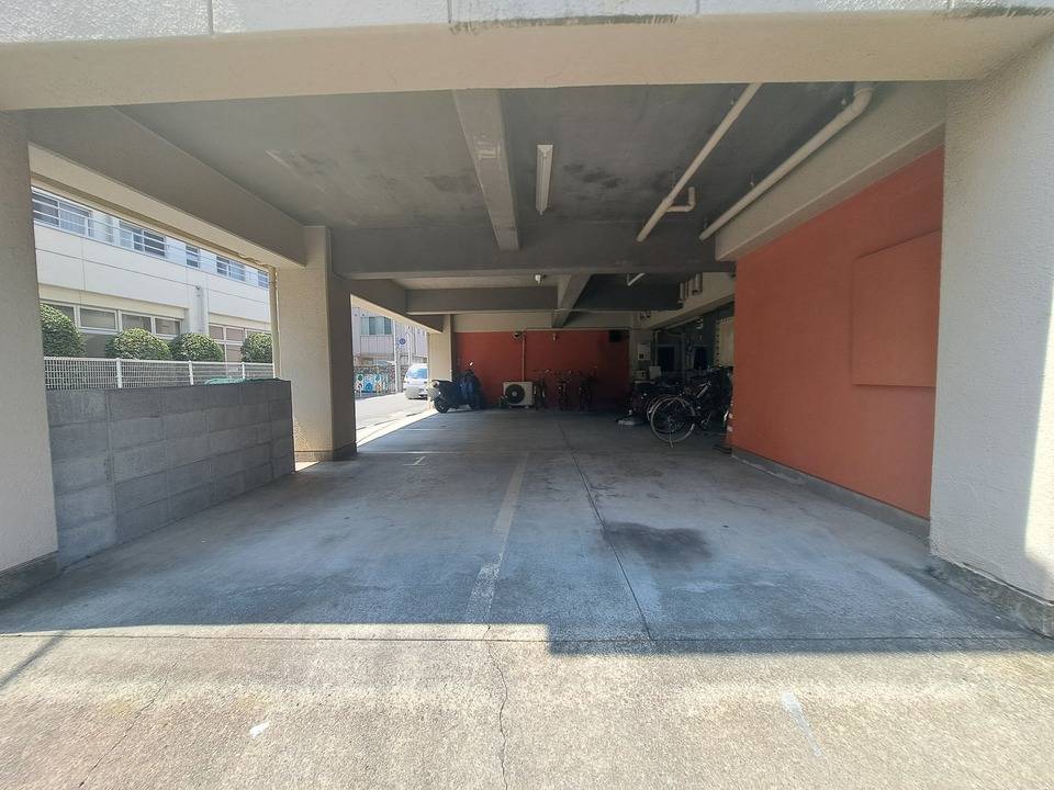 駐車場　駐車場