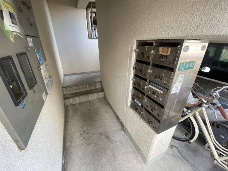 エントランス　メールBOX