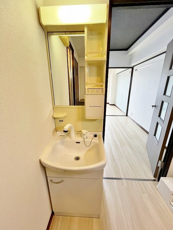 洗面設備　★シャワー付き洗面台★