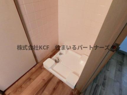 洗面設備　明るい洗面所です