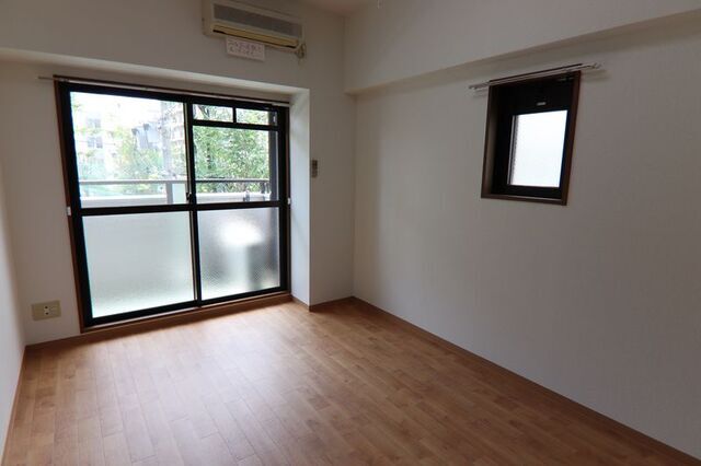 居室・リビング　※別室の参考写真の為、現況優先です。