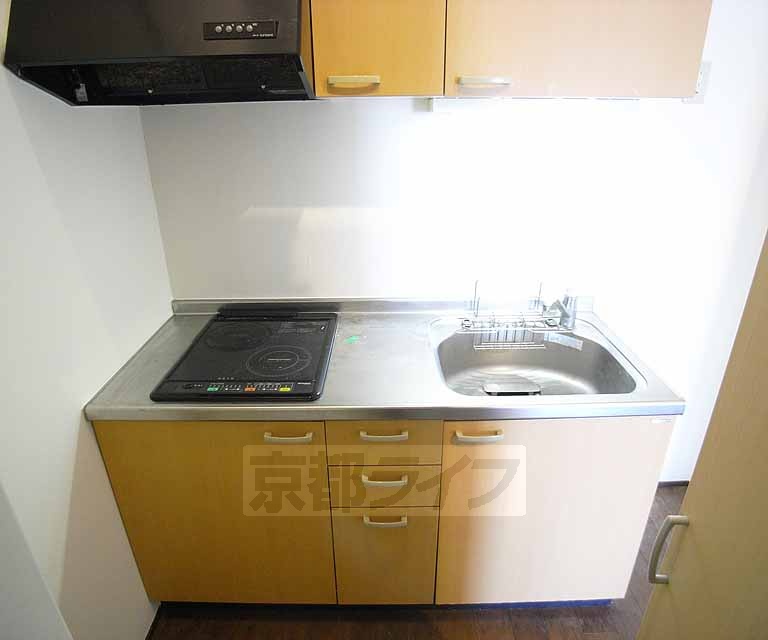 キッチン　３０２号室ロフト付き部屋写真です