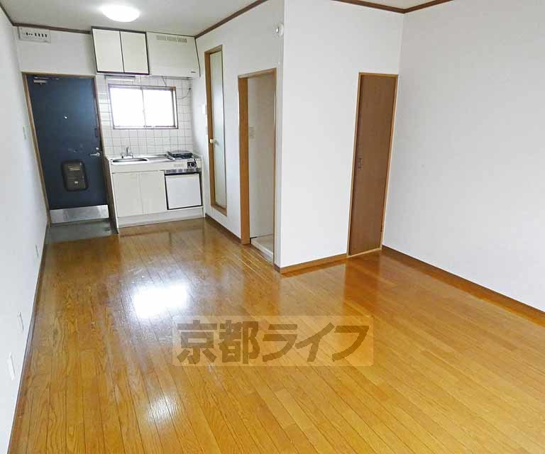 居室・リビング　落ち着いた雰囲気のお部屋です