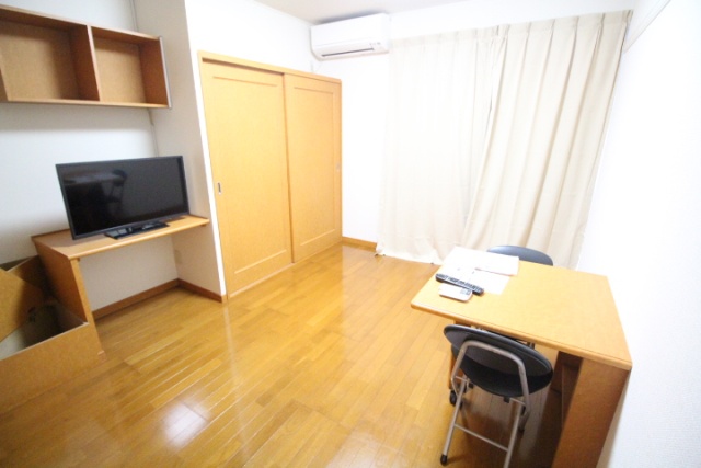 収納　写真は別号室のものです。