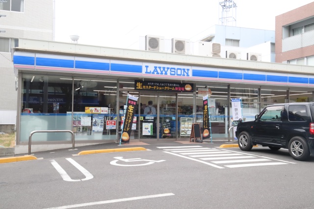 コンビニ　ローソン　本郷駅西店（コンビニ）まで93m
