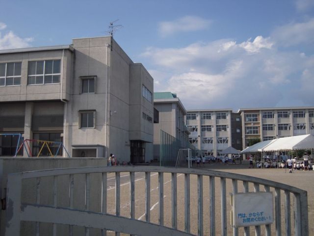 小学校　岐阜市立島小学校（小学校）まで1610m