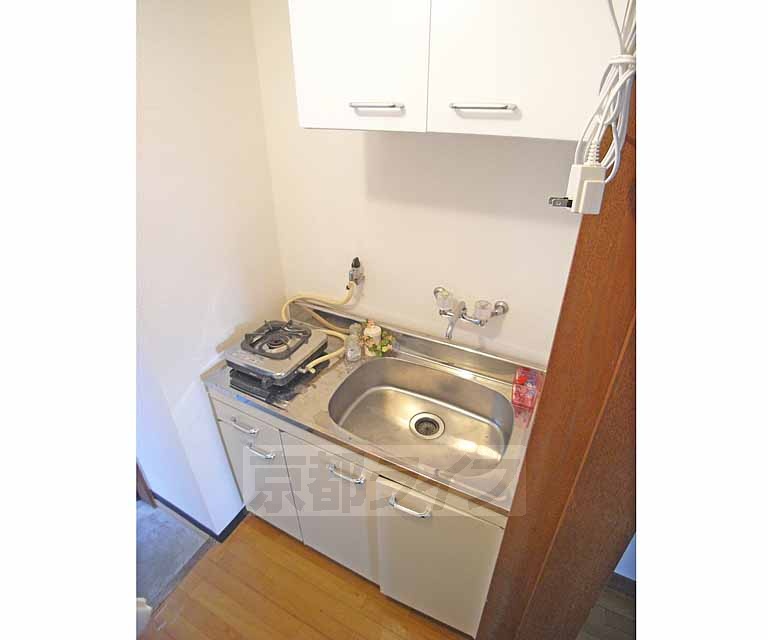 キッチン　コンパクトでしっかりとしたキッチンです。