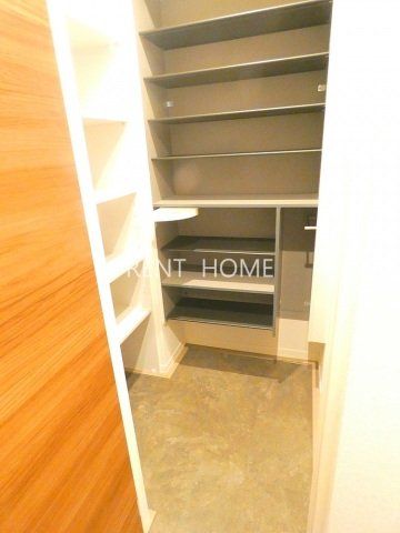 玄関　シューズクローク