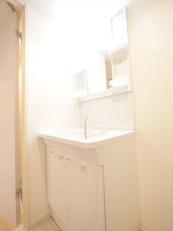 洗面設備　脱衣所　独立洗面台（シャンプードレッサー付）