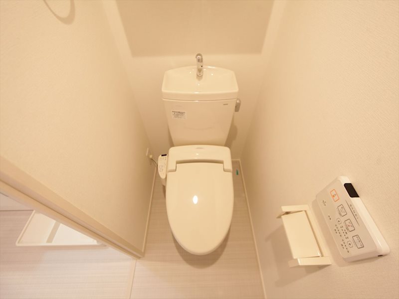 トイレ　温水洗浄便座付トイレ