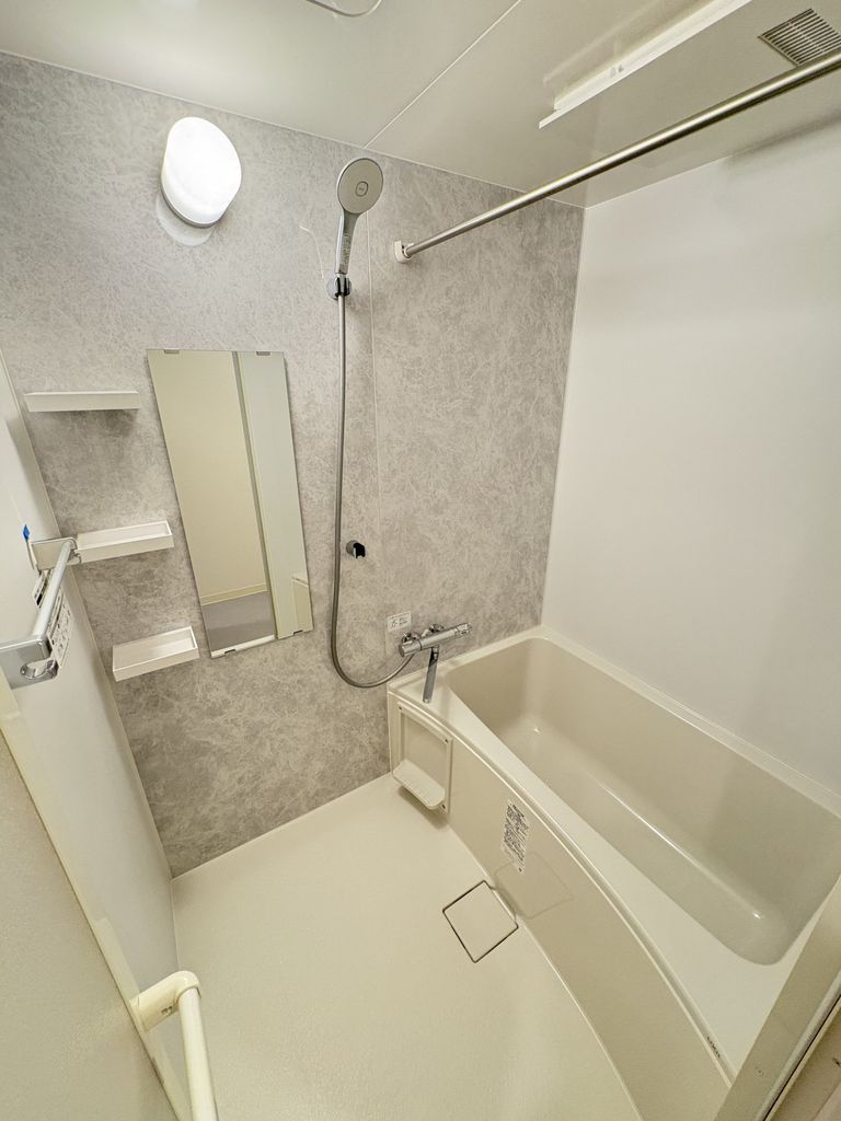 バス・シャワールーム　※建築中（代表タイプ）の写真です