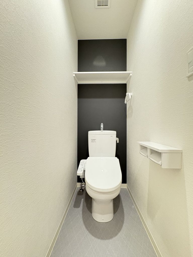 トイレ　※建築中（代表タイプ）の写真です