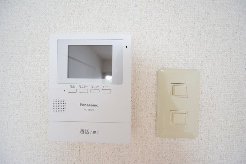 セキュリティ　モニター付きインターホン