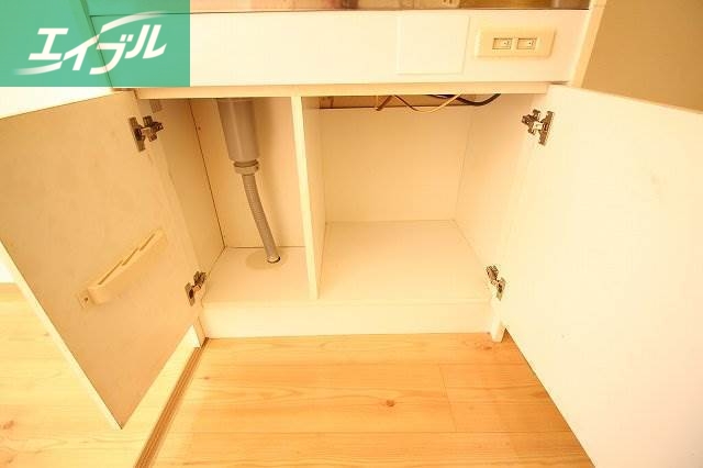 収納　キッチン下収納