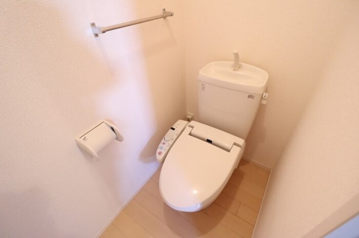 トイレ　温水洗浄暖房便座