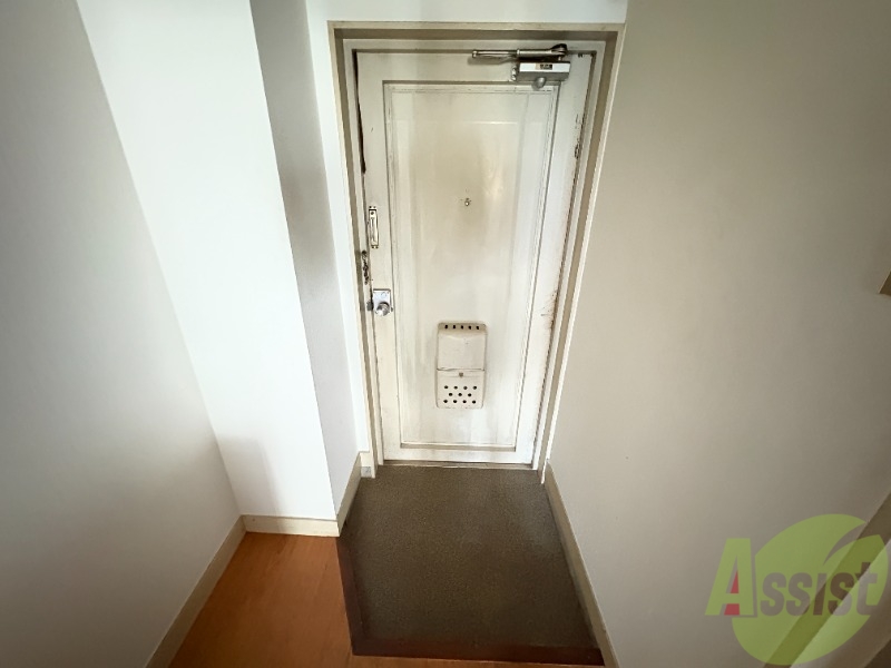 玄関　もちろんエアコンも付いてます