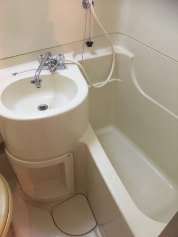 バス・シャワールーム　お手入れのしやすいユニットバス