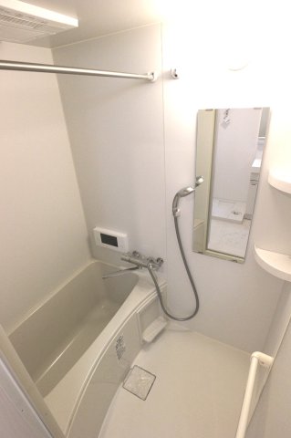 バス・シャワールーム　落ち着いた空間のお風呂です