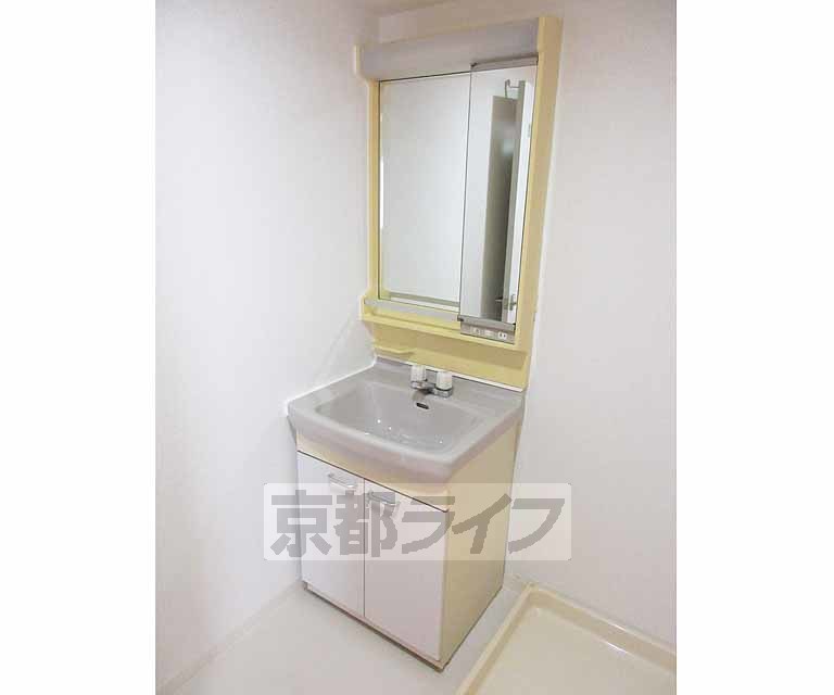 洗面設備　独立洗面台です