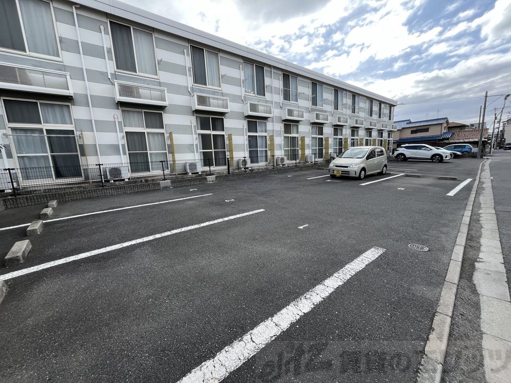 駐車場　駐車場
